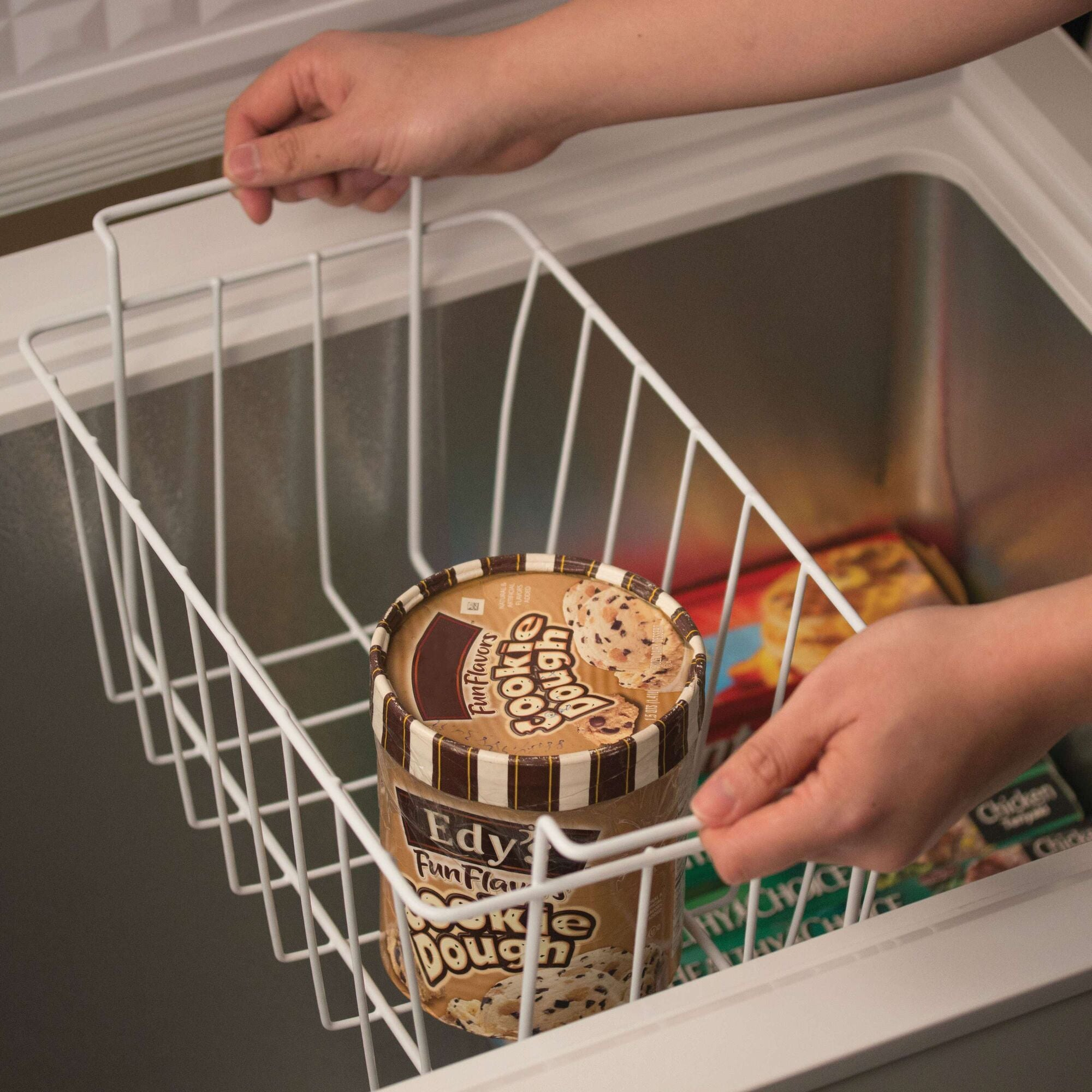 55-cu-ft-chest-freezer-bcfk55w-blackdecker