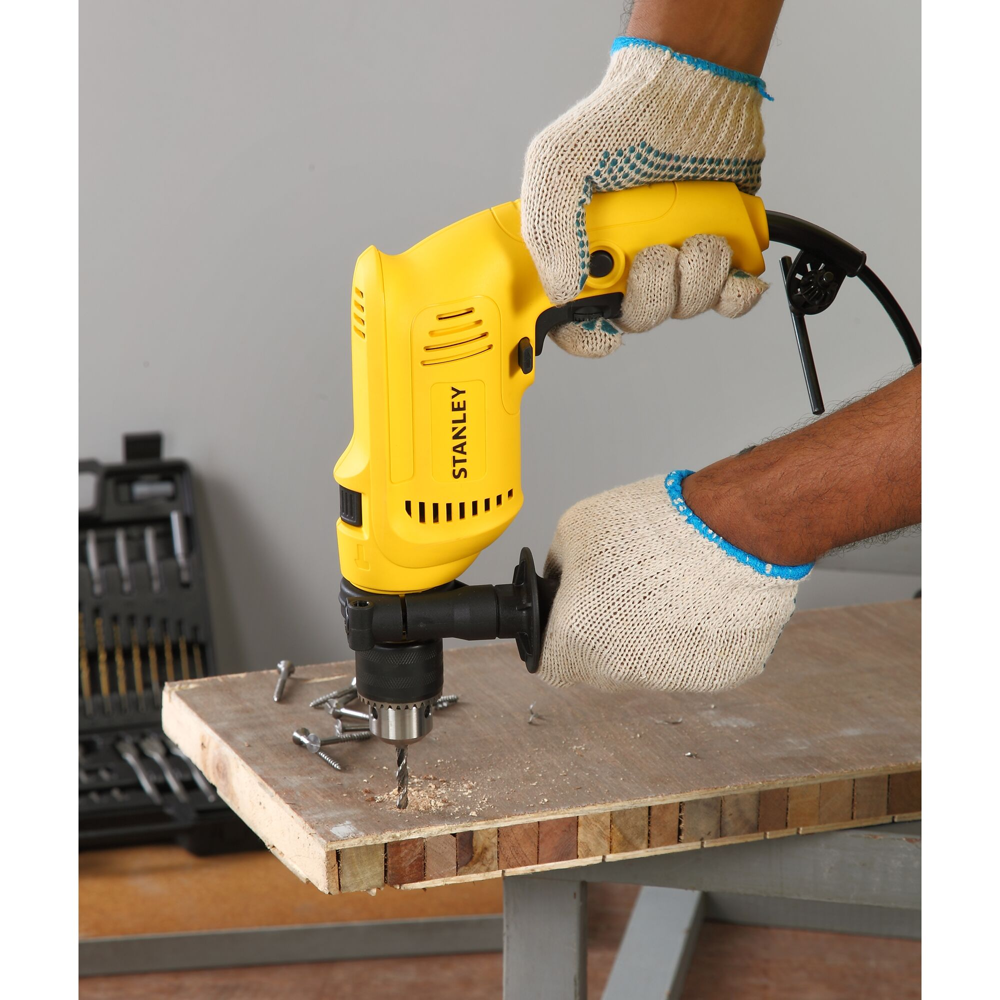 550w-10mm-hammer-drill-sdh550-in-stanley