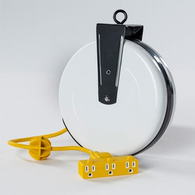 SafTlite by General Manufacturing Commercial Power Supply Reel Triple Outlet 30 Foot 16/3 SJT 10 Amp